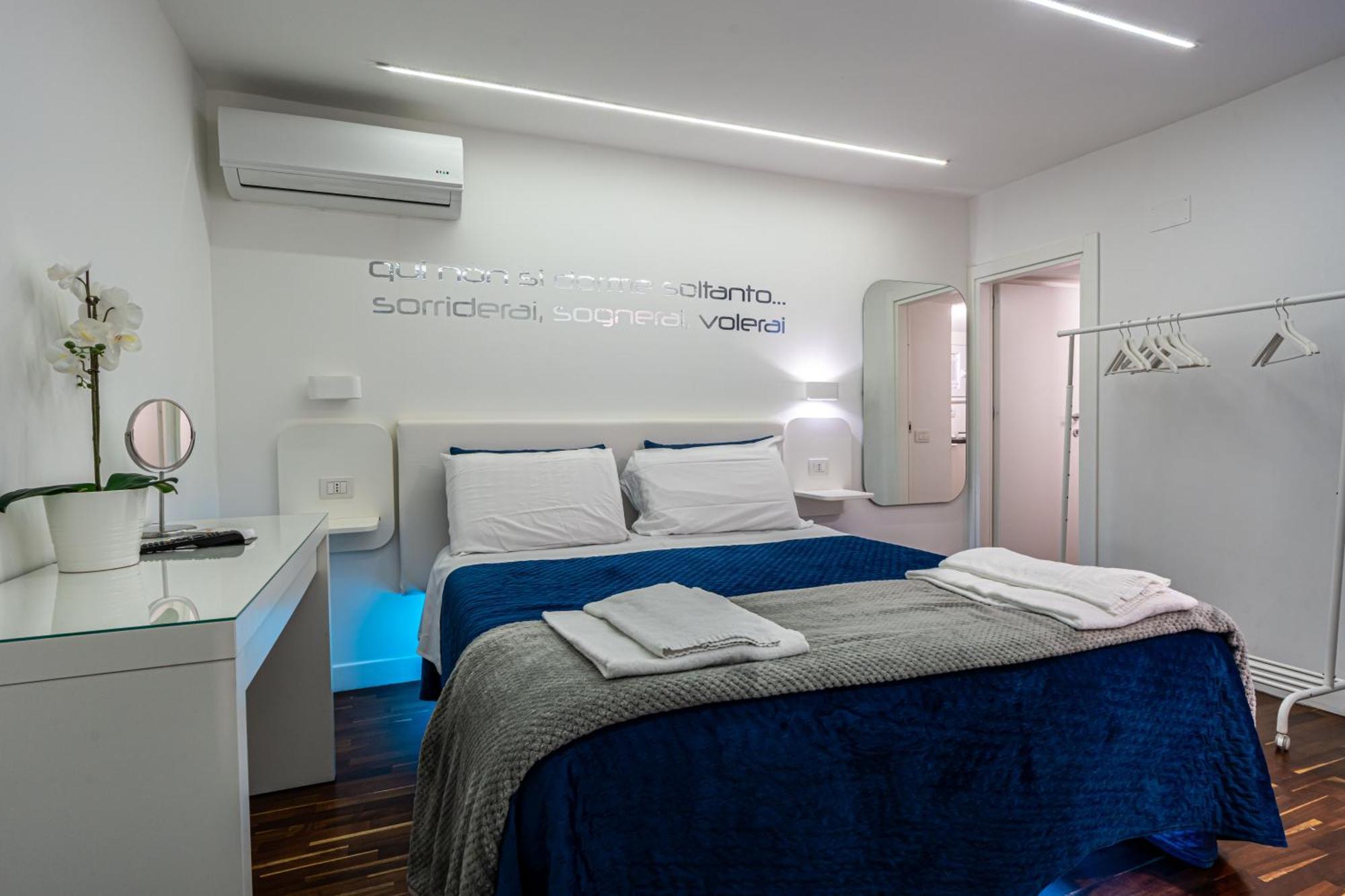 Skyhouse Duomo Bed & Breakfast Napoli Eksteriør bilde