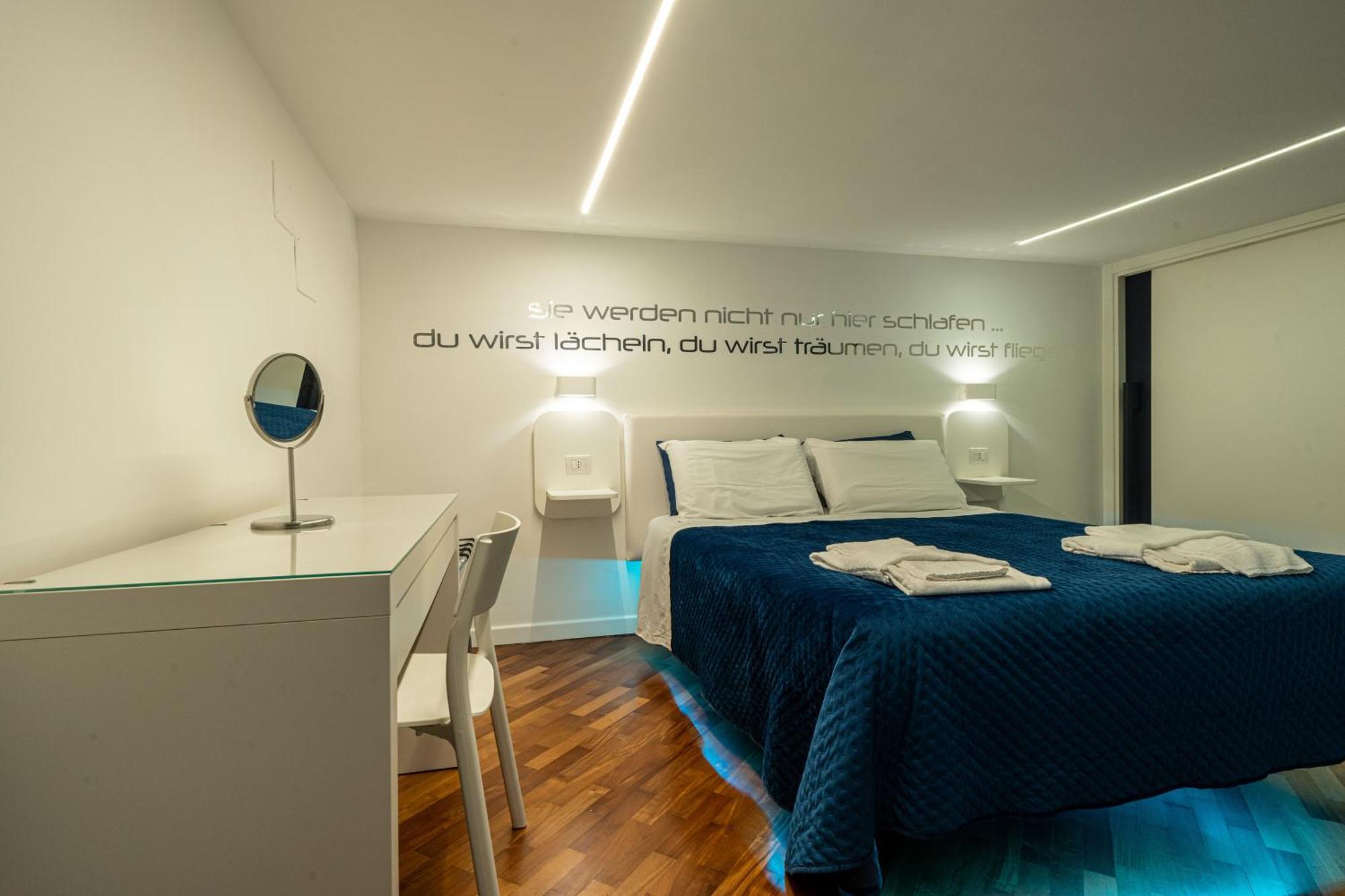 Skyhouse Duomo Bed & Breakfast Napoli Eksteriør bilde
