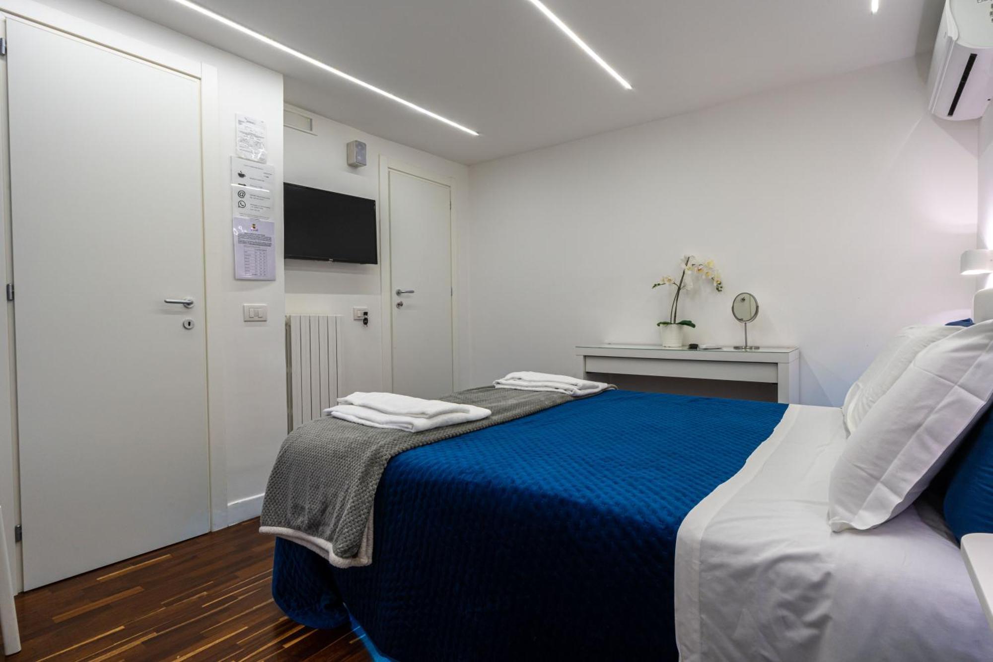 Skyhouse Duomo Bed & Breakfast Napoli Eksteriør bilde